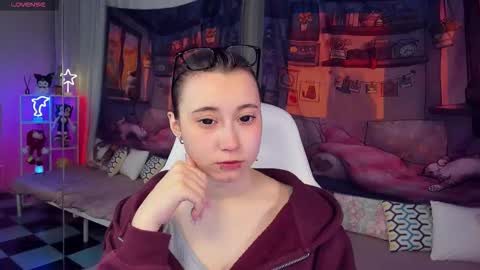 clarabenson online show from December 14, 10:37 pm