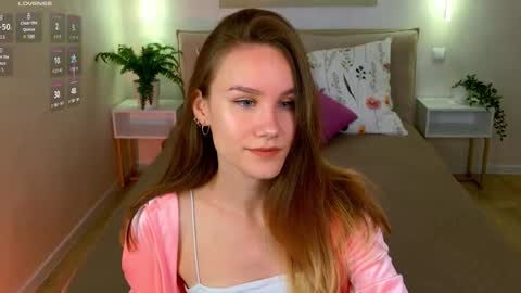 Claire online show from September 25, 9:30 am