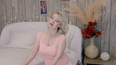 Classy Tinna online show from June 27, 7:31 am
