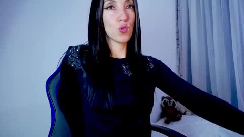  Nicol  online show from December 2, 3:52 am