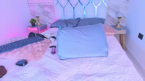 colett online show from April 25, 1:41 pm