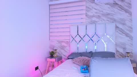 colett online show from April 25, 11:57 am