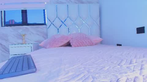 colett online show from October 31, 12:20 pm