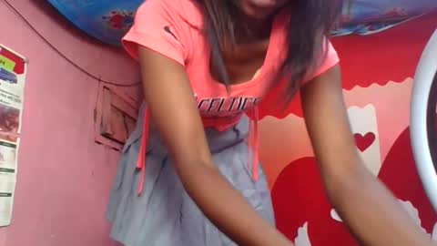 coquine_lara online show from May 14, 2:28 am