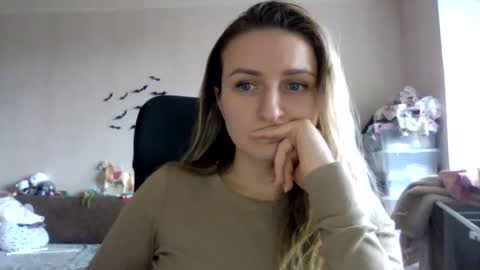 cora_fora online show from November 19, 11:10 am