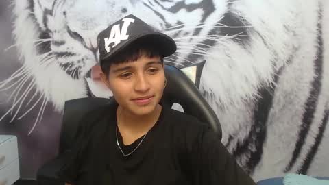 Cora online show from February 4, 9:10 pm