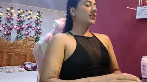 coral0403 online show from April 12, 5:27 pm