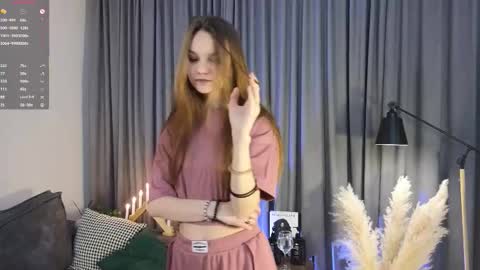 Lia online show from December 4, 3:24 pm