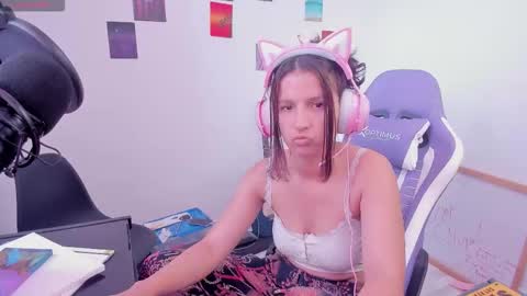 Lunita online show from February 2, 7:35 pm