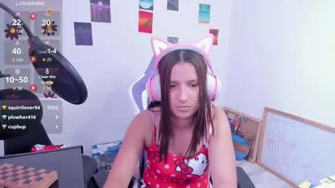 Lunita online show from February 8, 4:33 pm