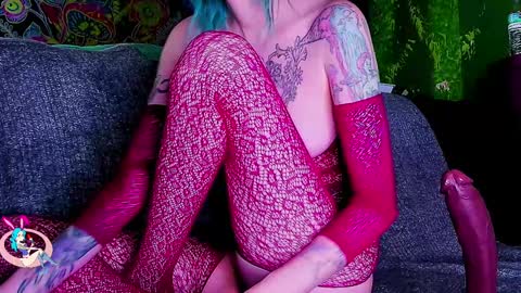 IG heymickymonro yes i have an account now online show from December 13, 1:59 am