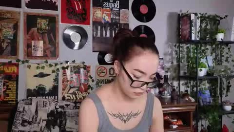 Yuna online show from November 18, 8:21 pm