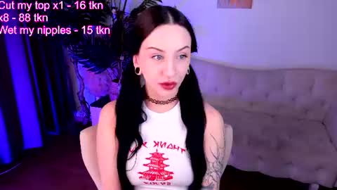 coy_emo_princess online show from July 16, 11:15 am