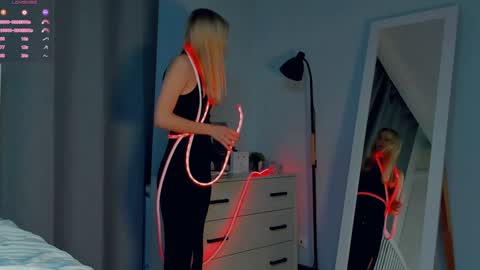 Emma online show from December 25, 11:31 pm