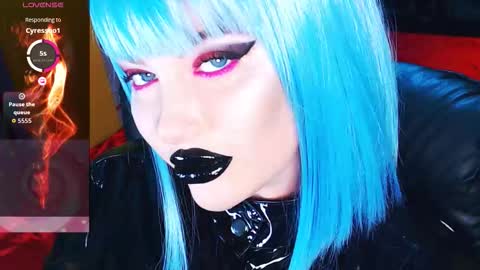 Roxy online show from March 28, 3:22 pm