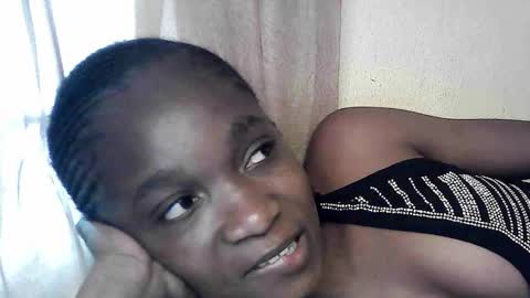 Snapshot of creamyxsugar chatting on October 21, 10:41 am creamyxsugar online show from October 21, 10:41 am