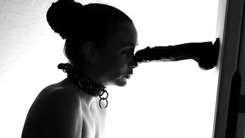 Creature Marie online show from November 28, 2:36 am