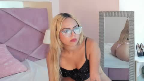 CristyBloom  online show from May 11, 8:28 pm