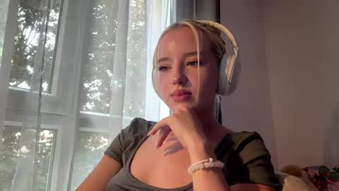 Alice online show from August 3, 3:39 pm