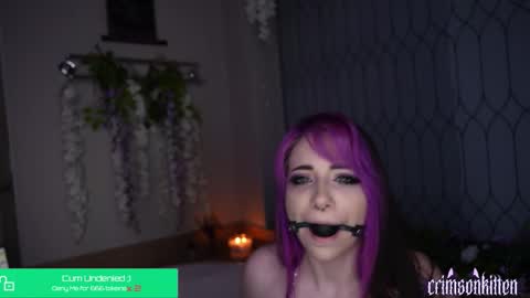 Crimson Kitten online show from November 17, 5:52 am