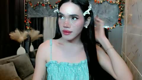 Crisxx online show from June 16, 10:38 am