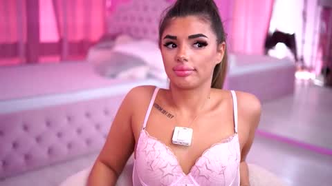 Crissy online show from March 12, 12:30 pm