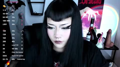 Snapshot of cristal_kosh chatting on October 29, 9:50 pm Cris online show from October 29, 9:50 pm