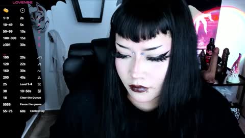 Snapshot of cristal_kosh chatting on September 10, 8:09 pm Cris online show from September 10, 8:09 pm