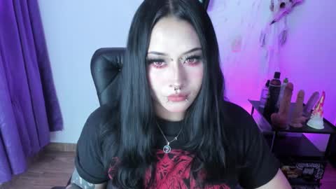 Snapshot of cristal_kosh chatting on February 13, 7:42 pm Cris online show from February 13, 7:42 pm