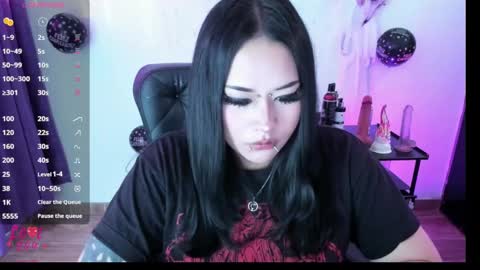 Snapshot of cristal_kosh chatting on January 30, 12:06 pm Cris online show from January 30, 12:06 pm