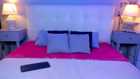 cristalssmith online show from December 23, 2:37 am