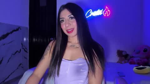  Independent Model online show from December 13, 4:00 am