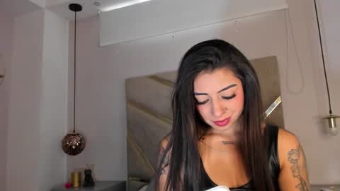  Independent Model online show from January 25, 3:14 pm