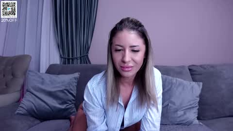 Snapshot of cristina_kavens chatting on September 15, 10:39 pm Cristina online show from September 15, 10:39 pm