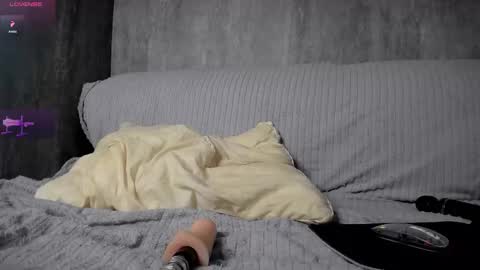 crysta liza online show from February 12, 12:40 pm