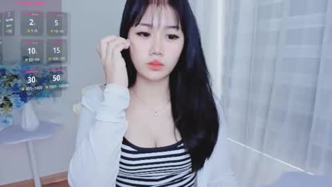 crystal_lea online show from October 13, 1:30 am