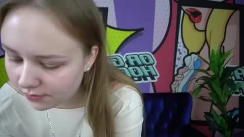 Snapshot of crystallpaws_ chatting on October 20, 7:17 pm crystallpaws_ online show from October 20, 7:17 pm