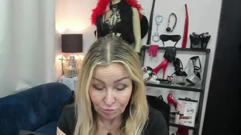 CrystalHotty online show from March 27, 8:48 am