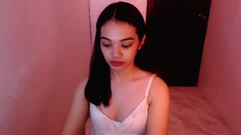 cuddlepunk_bubble online show from June 2, 7:15 pm