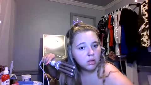 cuntycassie online show from May 16, 5:01 pm