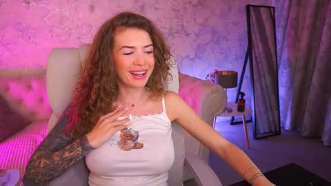 curlycandyxx online show from March 9, 2:20 pm