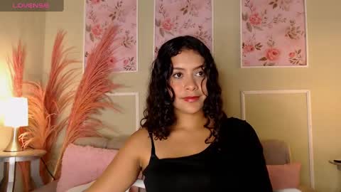 Snapshot of curlydani chatting on September 18, 7:12 pm DANI online show from September 18, 7:12 pm
