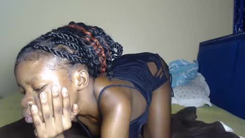 curvyjoan online show from November 12, 10:02 am