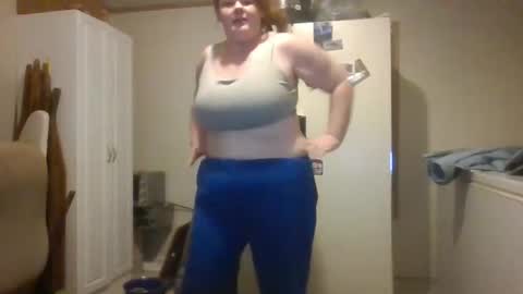 Snapshot of curvyplayday chatting on October 22, 2:16 am dahlia -kim online show from October 22, 2:16 am