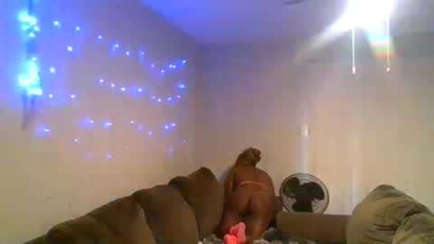 curvyychocolate online show from January 13, 2:21 pm