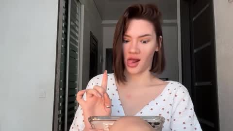 cute_bubbles online show from December 4, 7:21 am