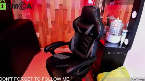    Independent Model online show from March 19, 10:25 pm