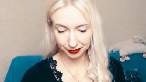 cute_smile_shy online show from December 26, 2:05 pm