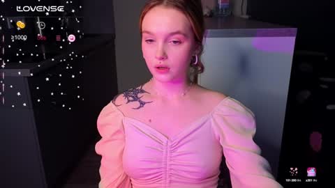 Snapshot of cute_summer_breathe chatting on December 8, 1:36 pm Sue online show from December 8, 1:36 pm