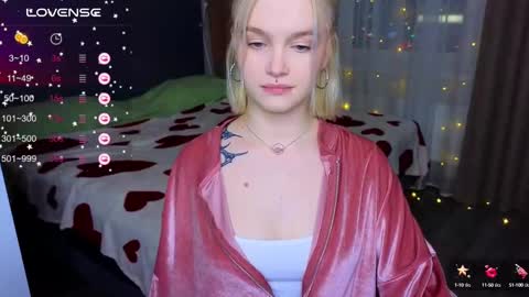 Snapshot of cute_summer_breathe chatting on March 4, 5:13 pm Sue online show from March 4, 5:13 pm